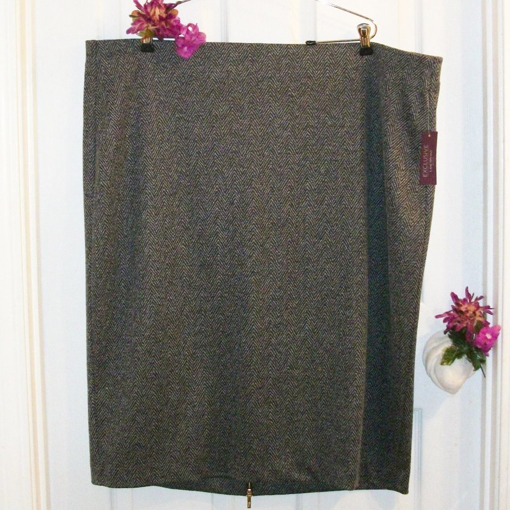 LANE BRYANT Size 28 Gray Herringbone Knit Skirt Knee Length Full Rear Zip NWT
